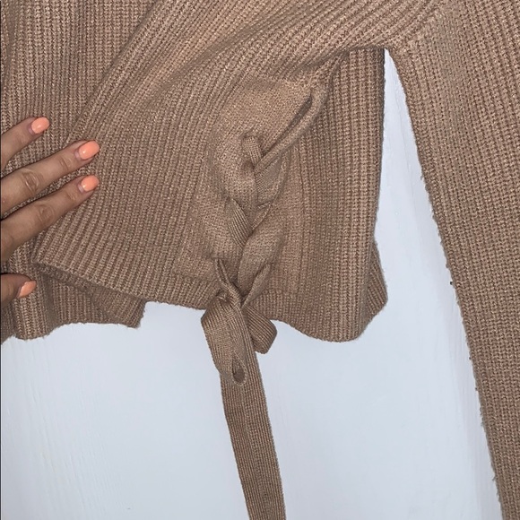 Chelsea & Violet Crop Sweater - Picture 4 of 5